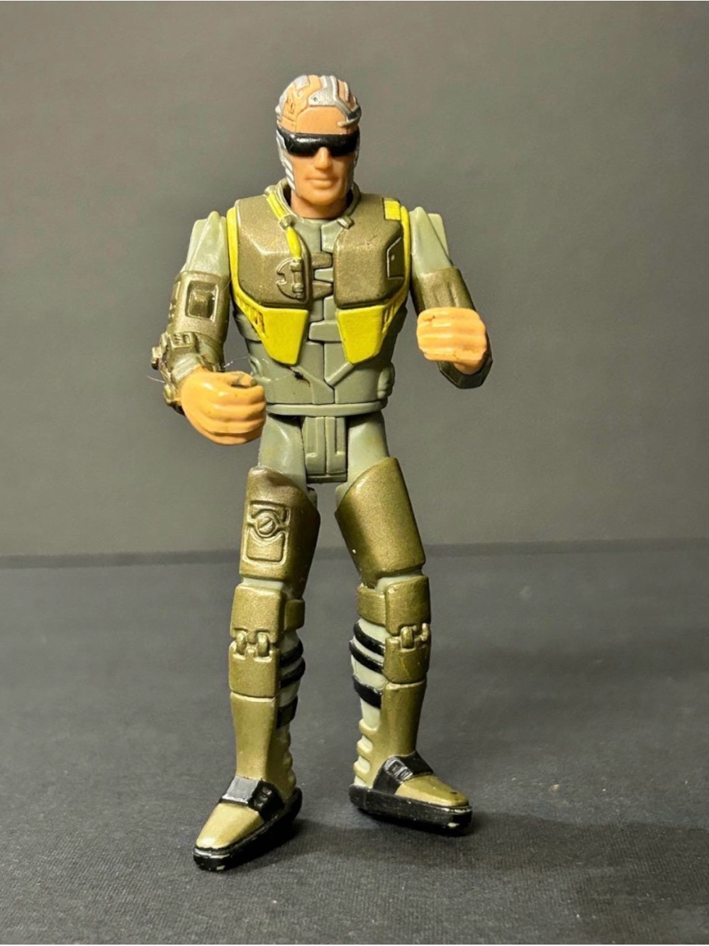 Vintage Kenner Aliens Bishop & Corp Hicks Action Figures